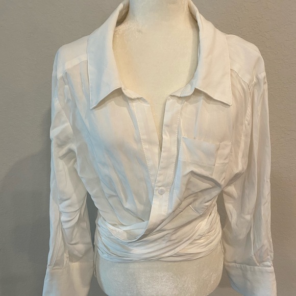 Lumiere Wrap Front Top - Picture 2 of 9